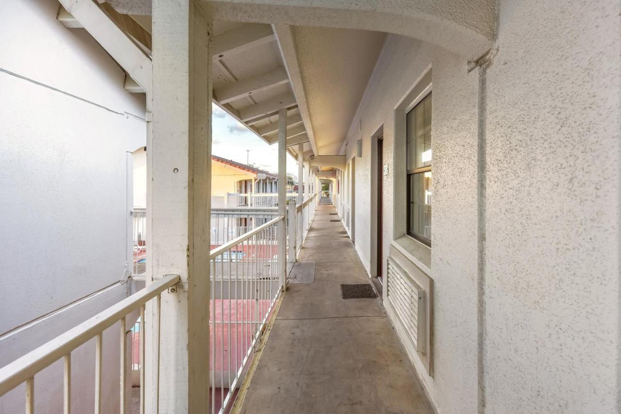 Red Roof Inn Plano Dış mekan fotoğraf